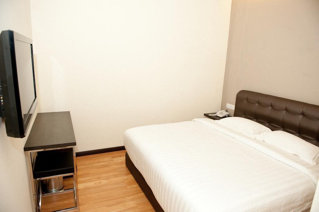 Starz Hotel Keluang Cameră foto
