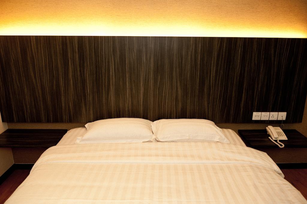 Starz Hotel Keluang Cameră foto
