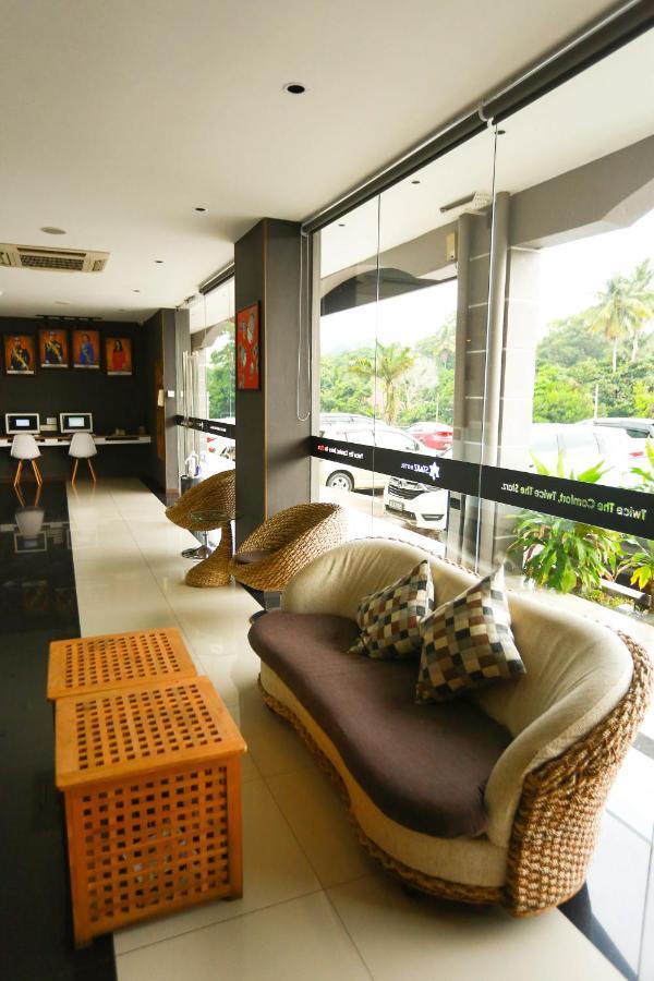 Starz Hotel Keluang Exterior foto