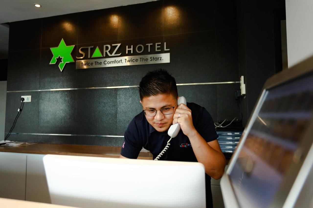 Starz Hotel Keluang Exterior foto