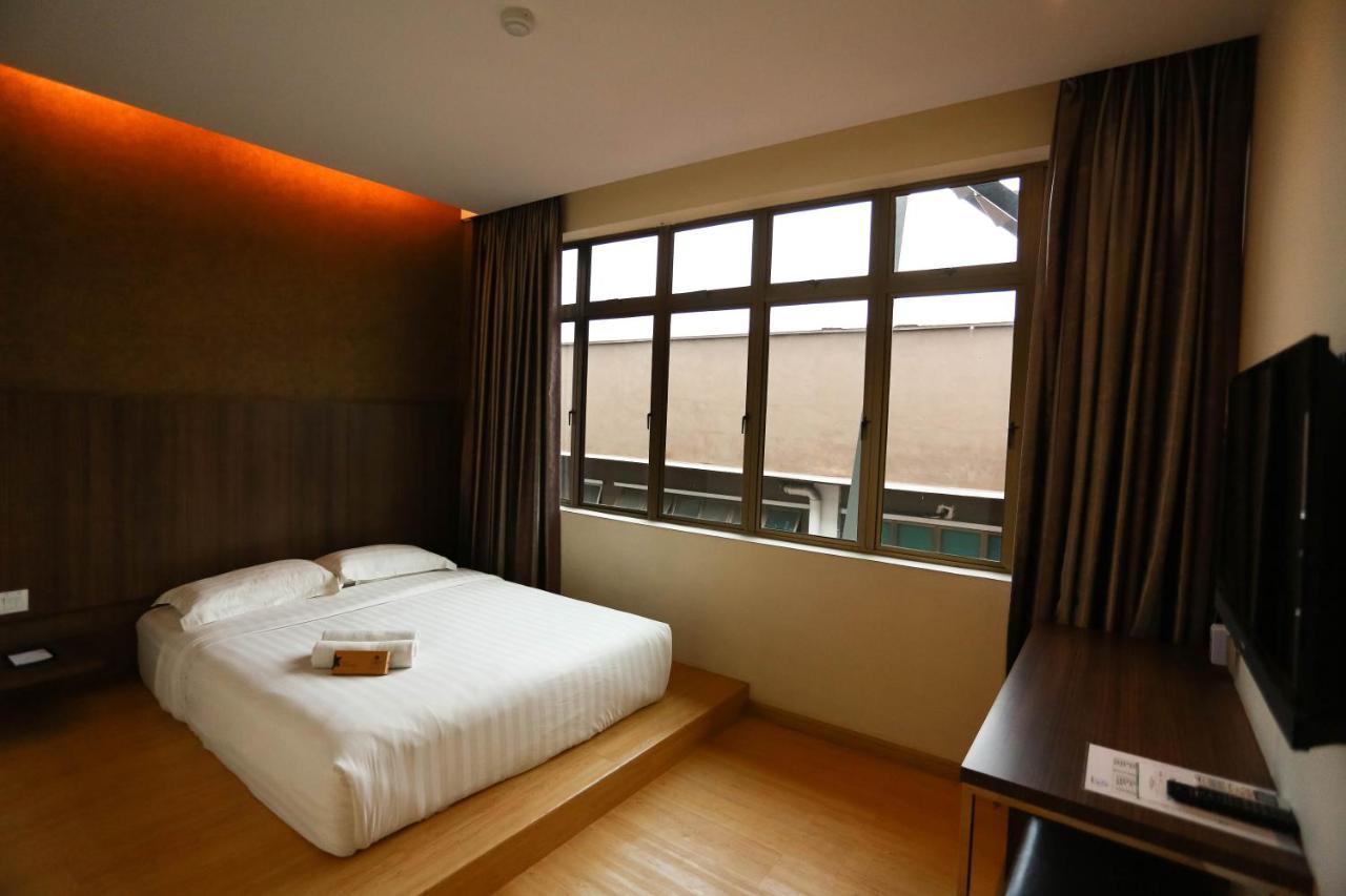 Starz Hotel Keluang Exterior foto
