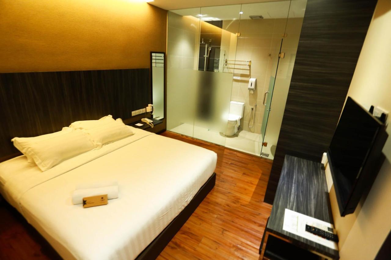 Starz Hotel Keluang Exterior foto